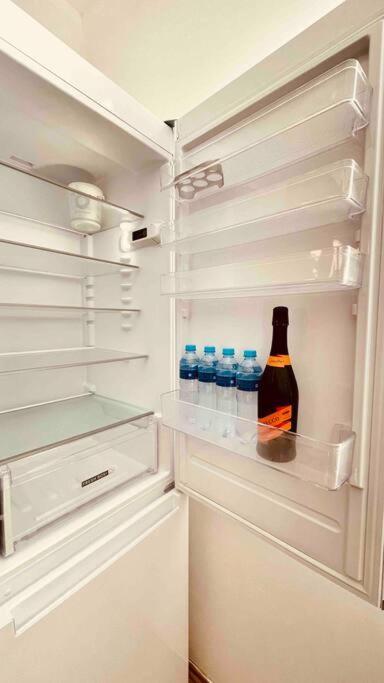 Moderny Apartman S Parkovanim Bratislava Extérieur photo